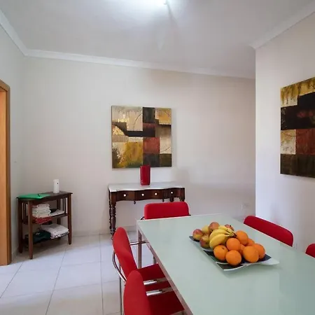 Modern In The Heart Of Maltese Nightlife San Ġiljan