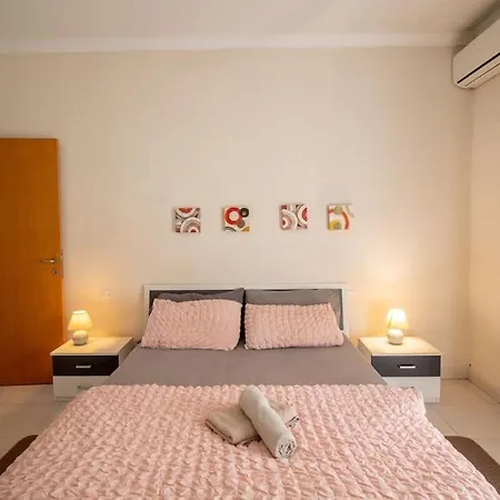 Modern In The Heart Of Maltese Nightlife Apartment San Ġiljan
