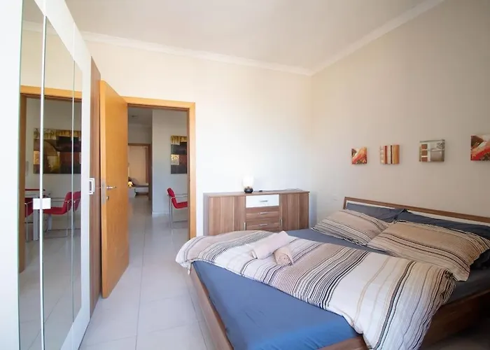 公寓 Modern In The Heart Of Maltese Nightlife *